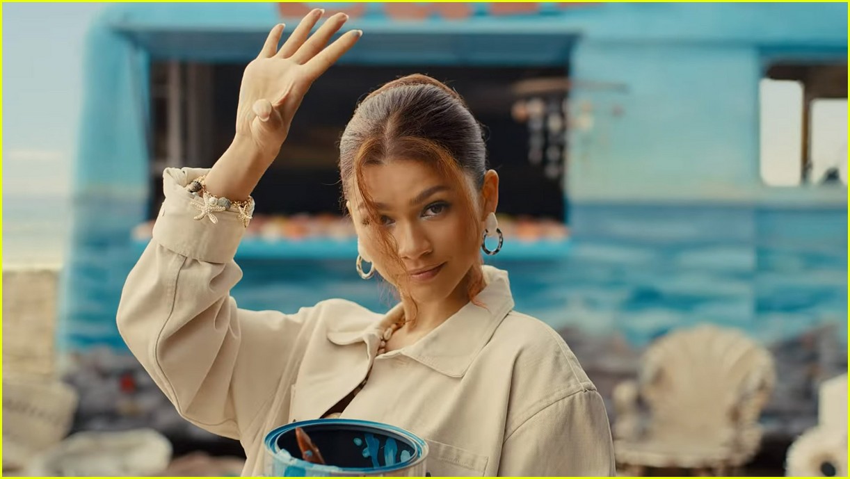 Zendaya's Super Bowl 2022 Commercial Sally's Seashells for Squarespace