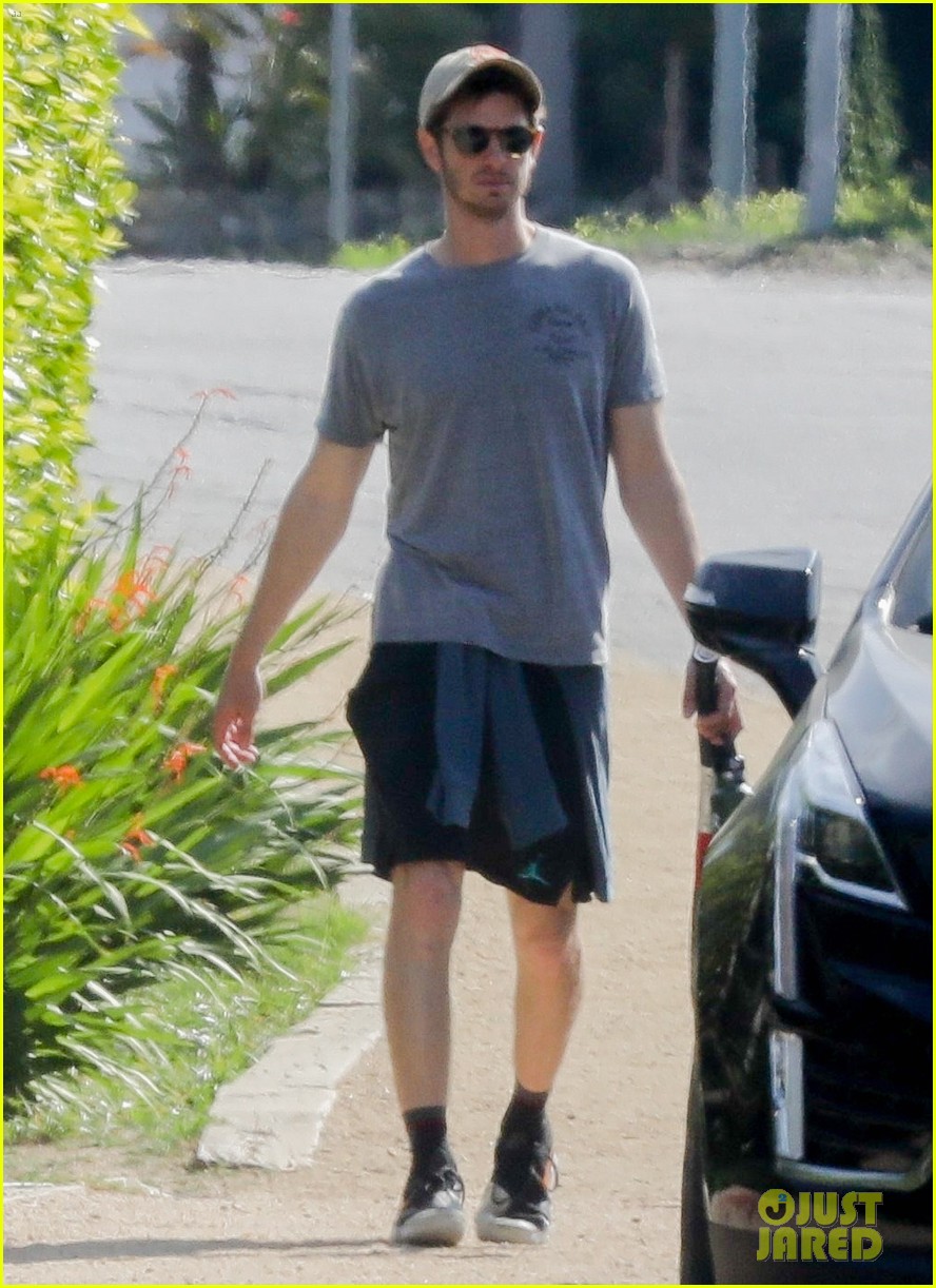 Andrew Garfield & His Girlfriend Alyssa Miller Head Home After a Tennis