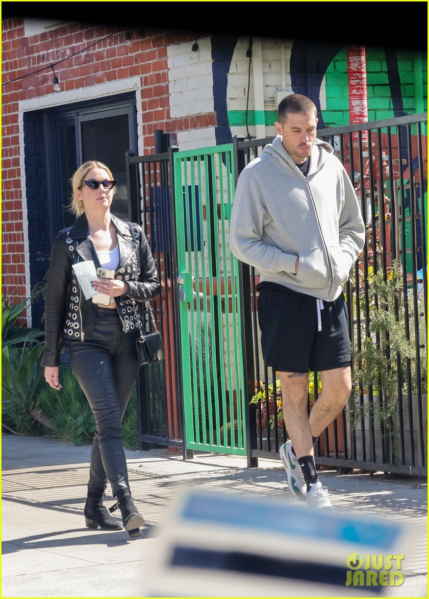 Ashley Benson & GEazy Grab Lunch Together in L.A. Photo 4723239
