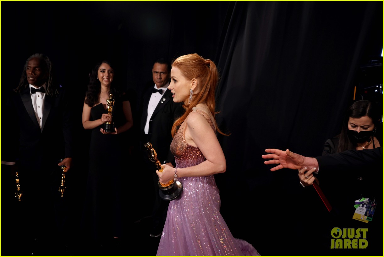 Backstage at Oscars 2022 Moments You Didn't See on TV, Including Cute(02)