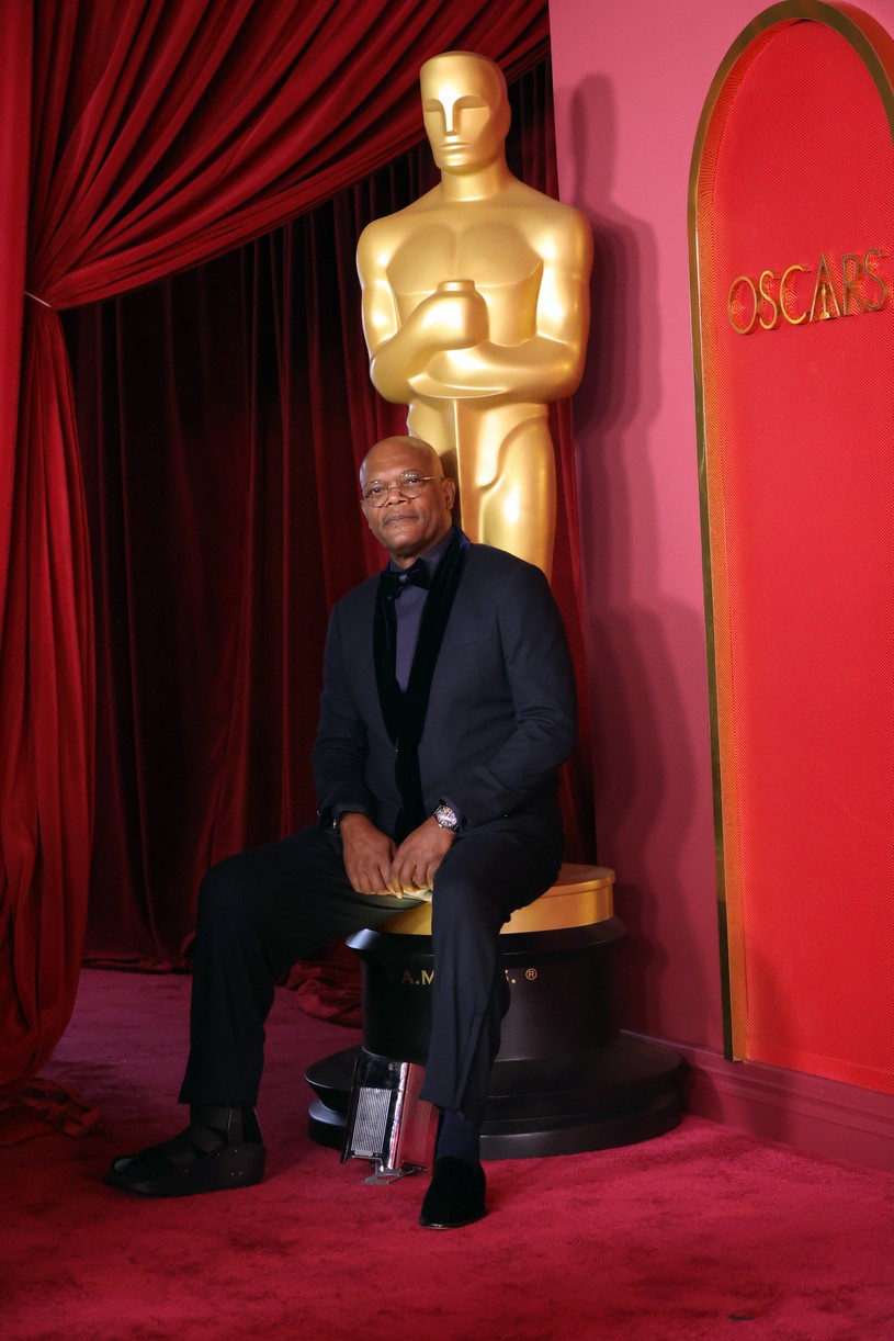 Danny Glover & Samuel L. Jackson Suit Up To Receive Honorary Oscars at