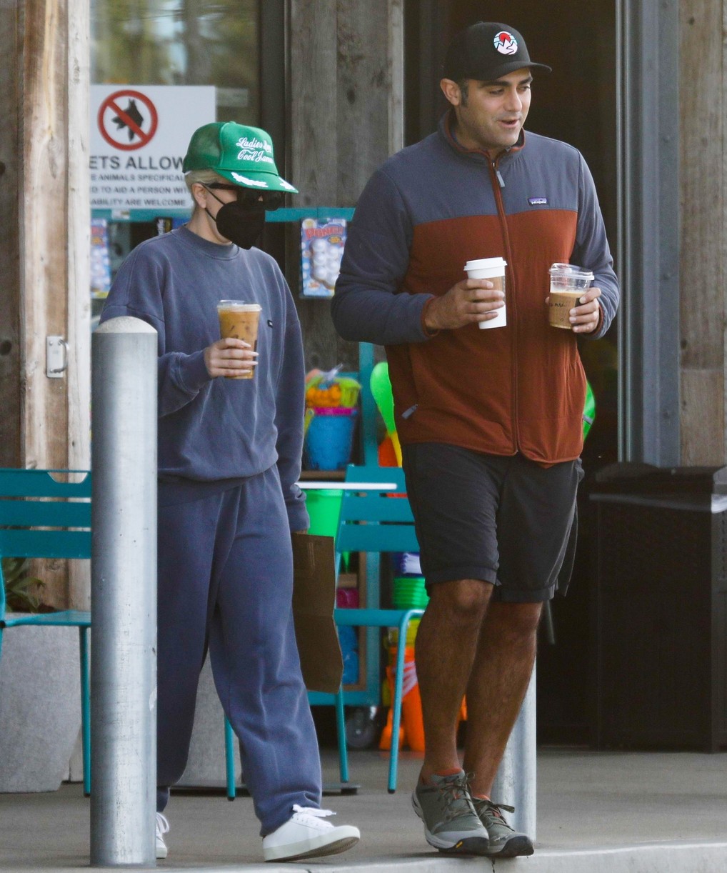 Photo: lady gaga michael polansky grocery store run 07 | Photo 4725918