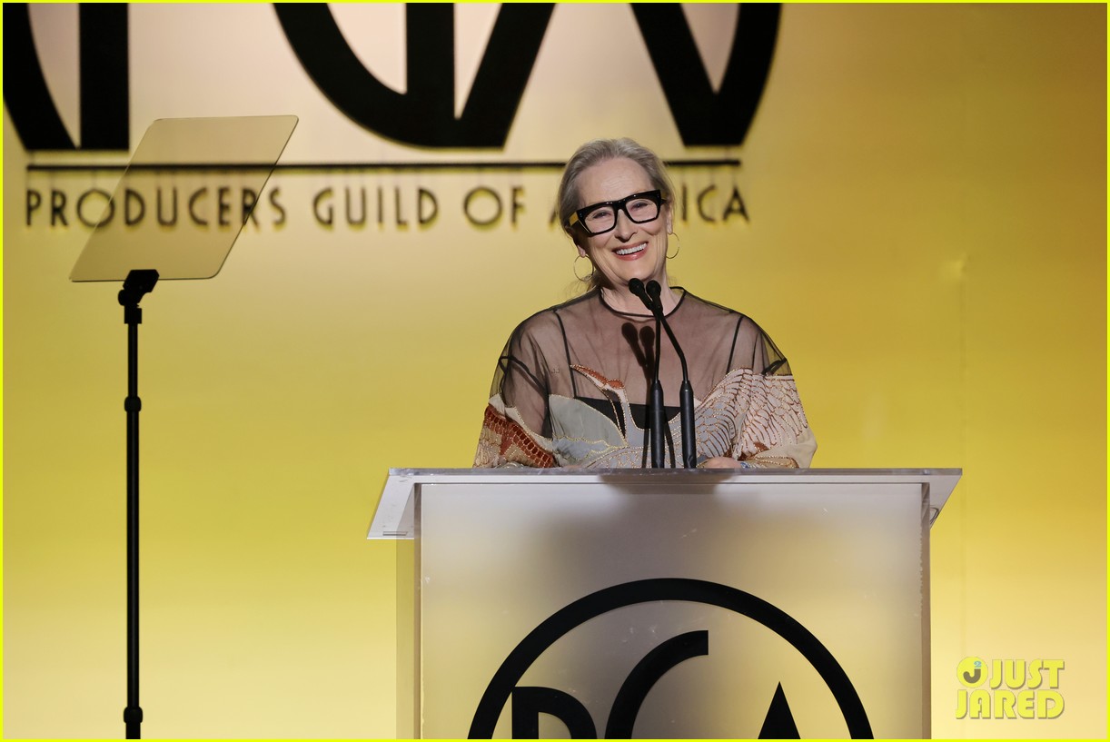 Kristen Stewart & Jessica Chastain Arrive in Style for Producers Guild