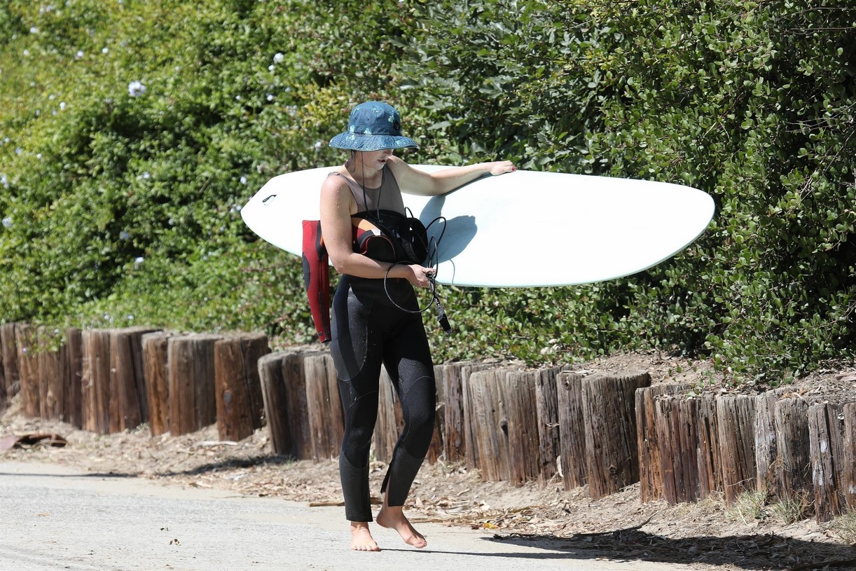 Full Sized Photo of leighton meester adam brody surfing day date pics