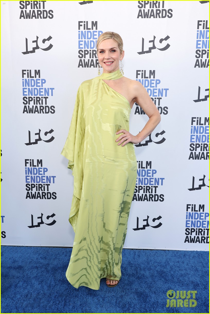 Bob Odenkirk & Rhea Seehorn Joke About His Heart Attack While