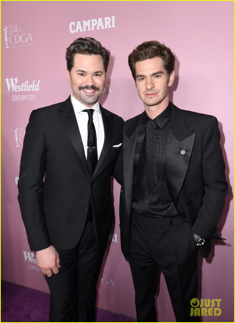Photo andrew rannells alfred molina red carpet kiss 17 Photo 4720159