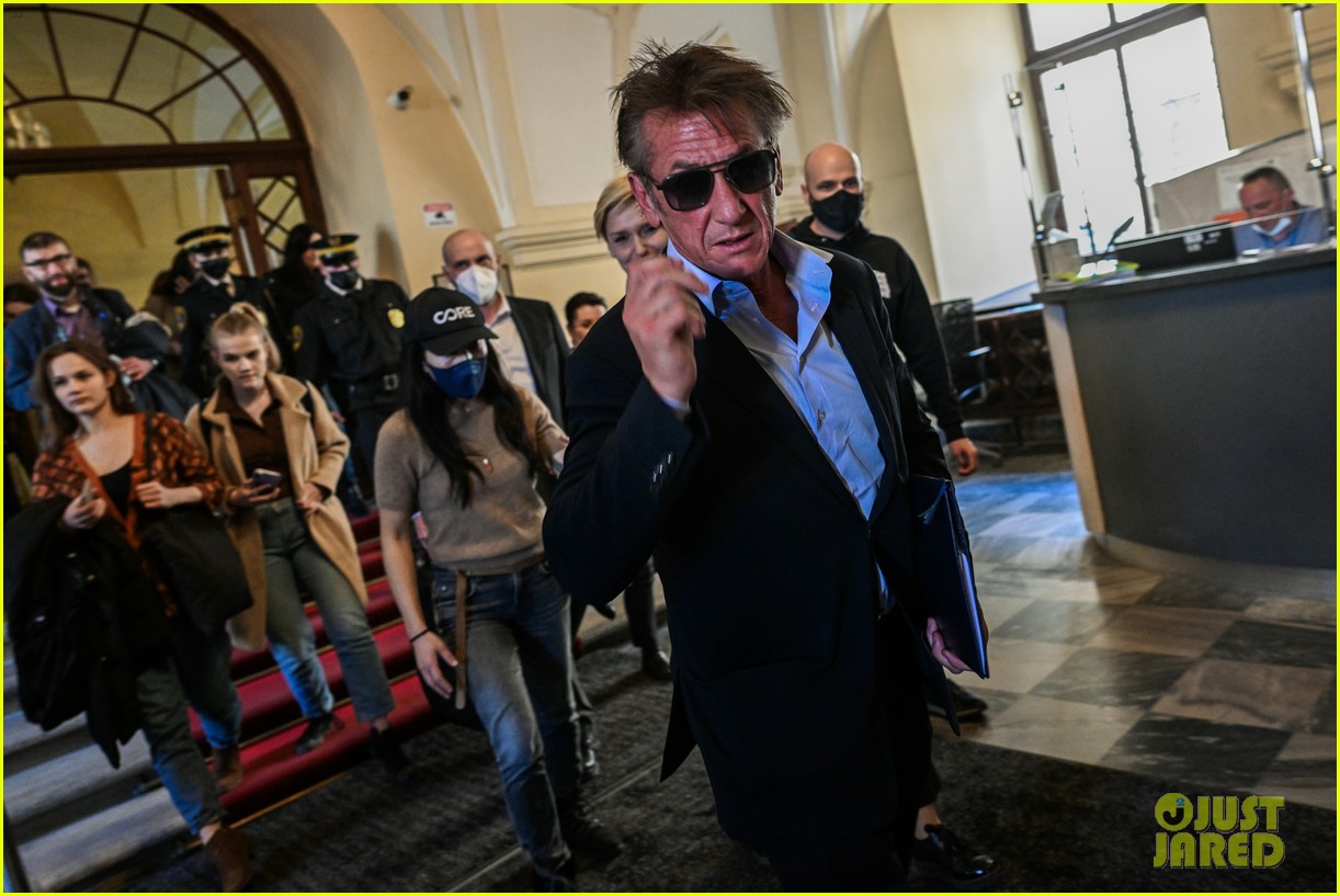 Sean Penn Pledges to Assist Ukrainian Refugees Amid Russian War 'I’m
