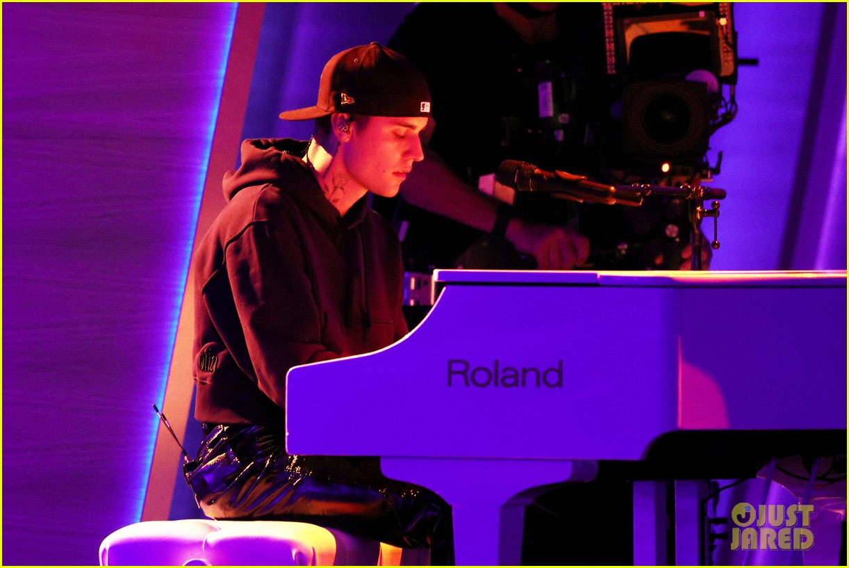 Justin Bieber Performs Nominated Song 'Peaches' at Grammys 2022 Photo