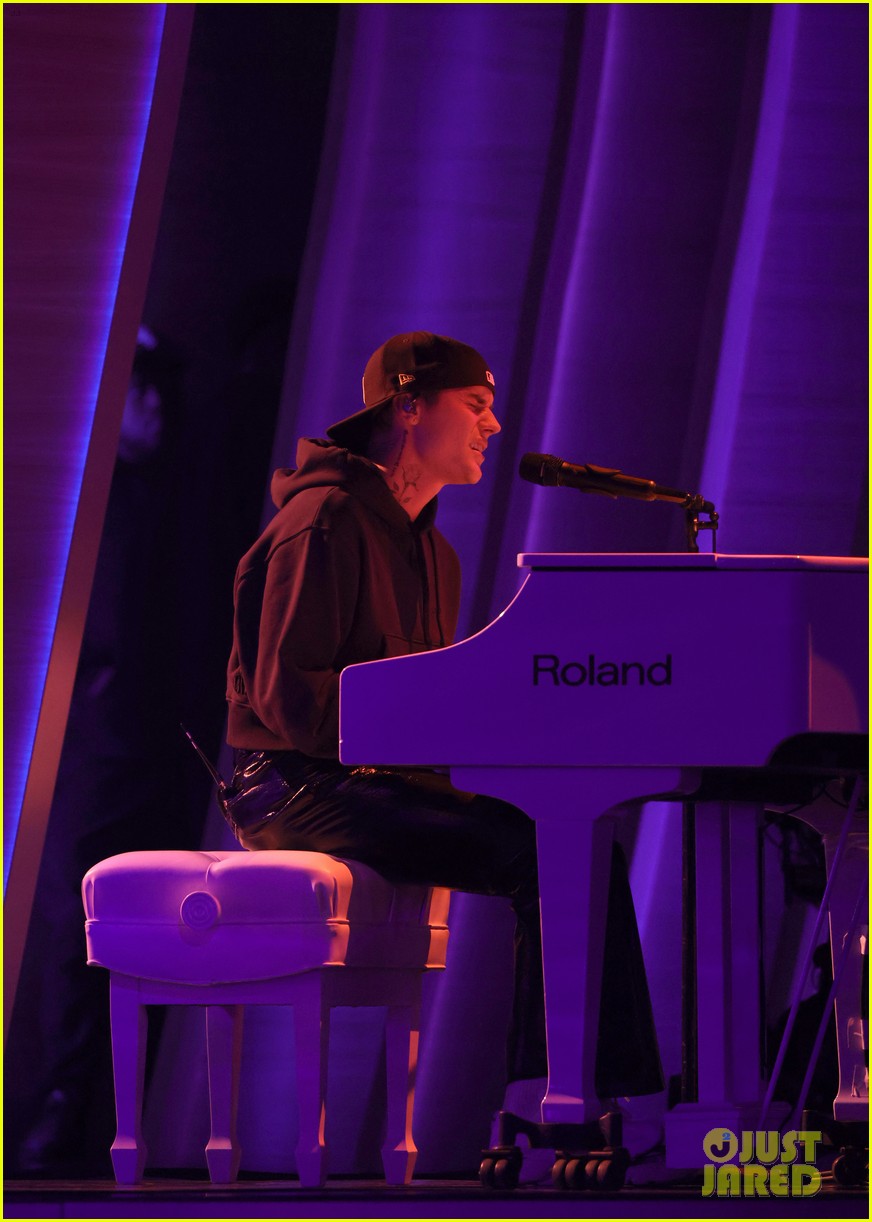 Justin Bieber Performs Nominated Song 'Peaches' at Grammys 2022 Photo