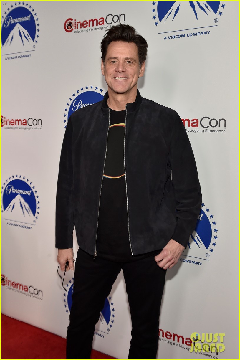 Jim Carrey Says He&rsquo;s Retiring, Claims He&rsquo;s Being &lsquo;Fairly Serious