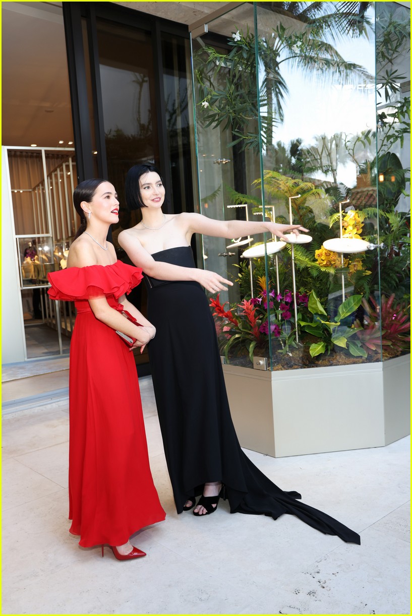 Zoey Deutch Gets All Glammed Up for Tiffany & Co. Event with Meadow