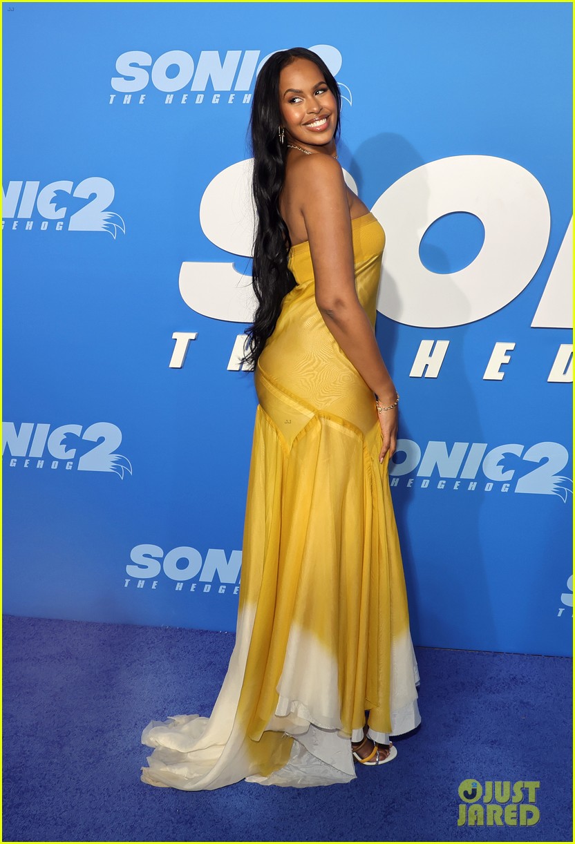 idris elba joined by wife sabrina daughter isan at sonic 2 184740383
