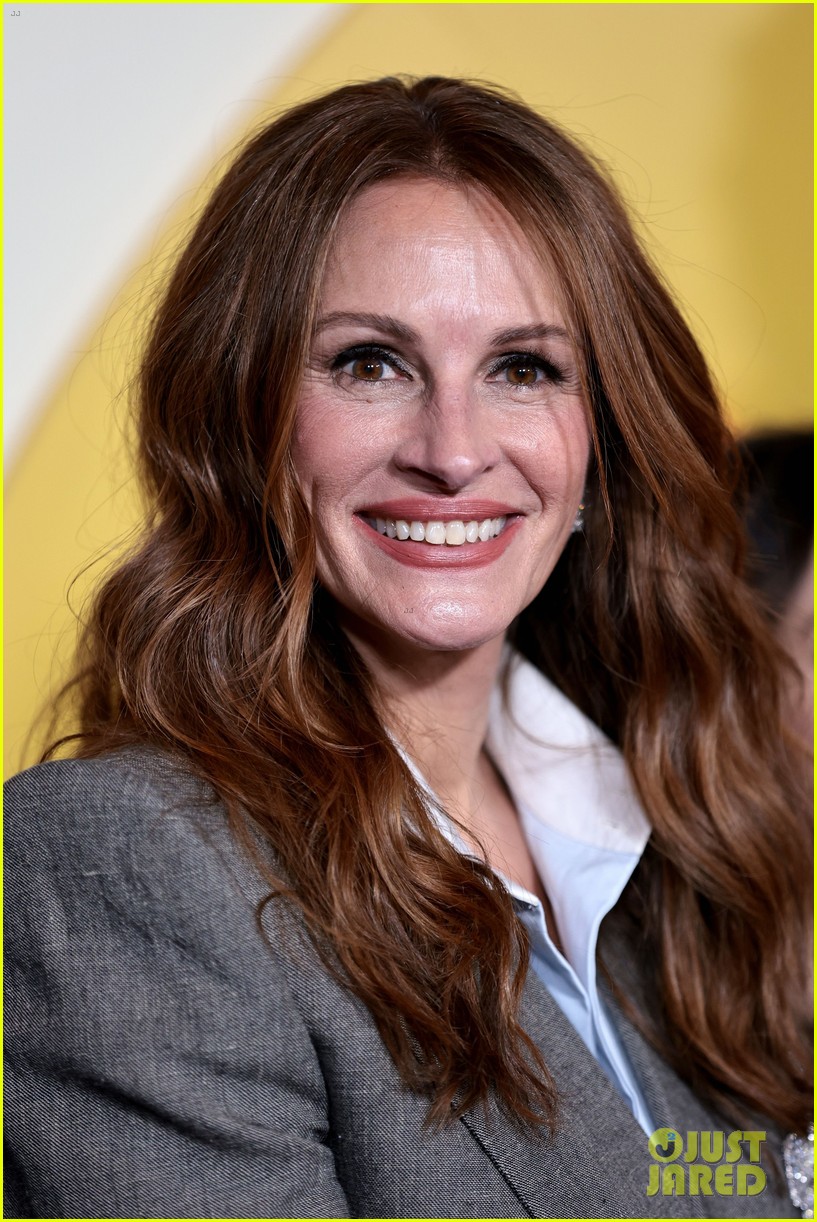 Julia Roberts & Sean Penn Join Forces at 'Gaslit' New York Premiere