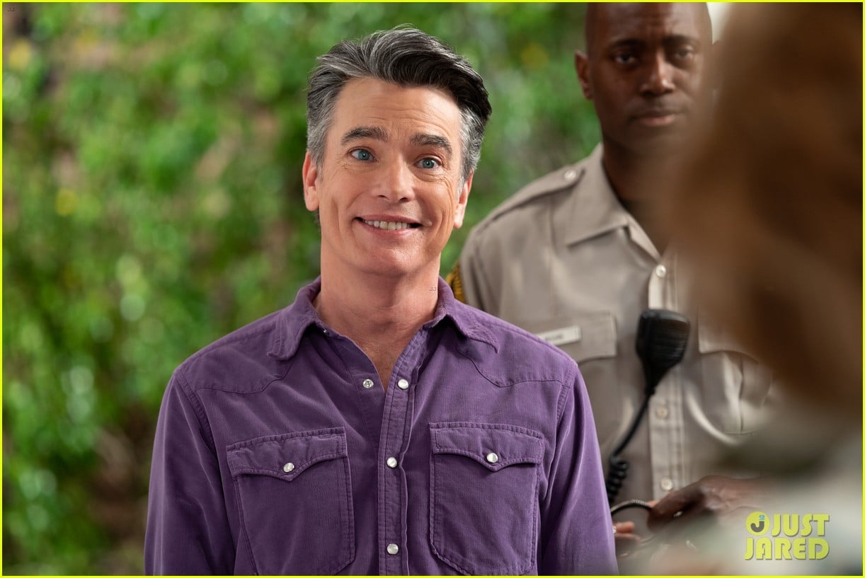 Netflix Drops New Pics For 'Grace & Frankie's Final Season See Them