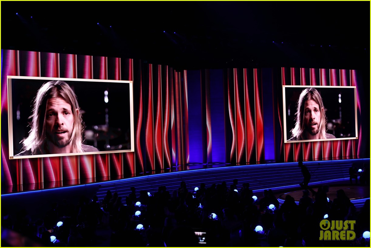 Late Foo Fighters Drummer Taylor Hawkins Gets Emotional Tribute at