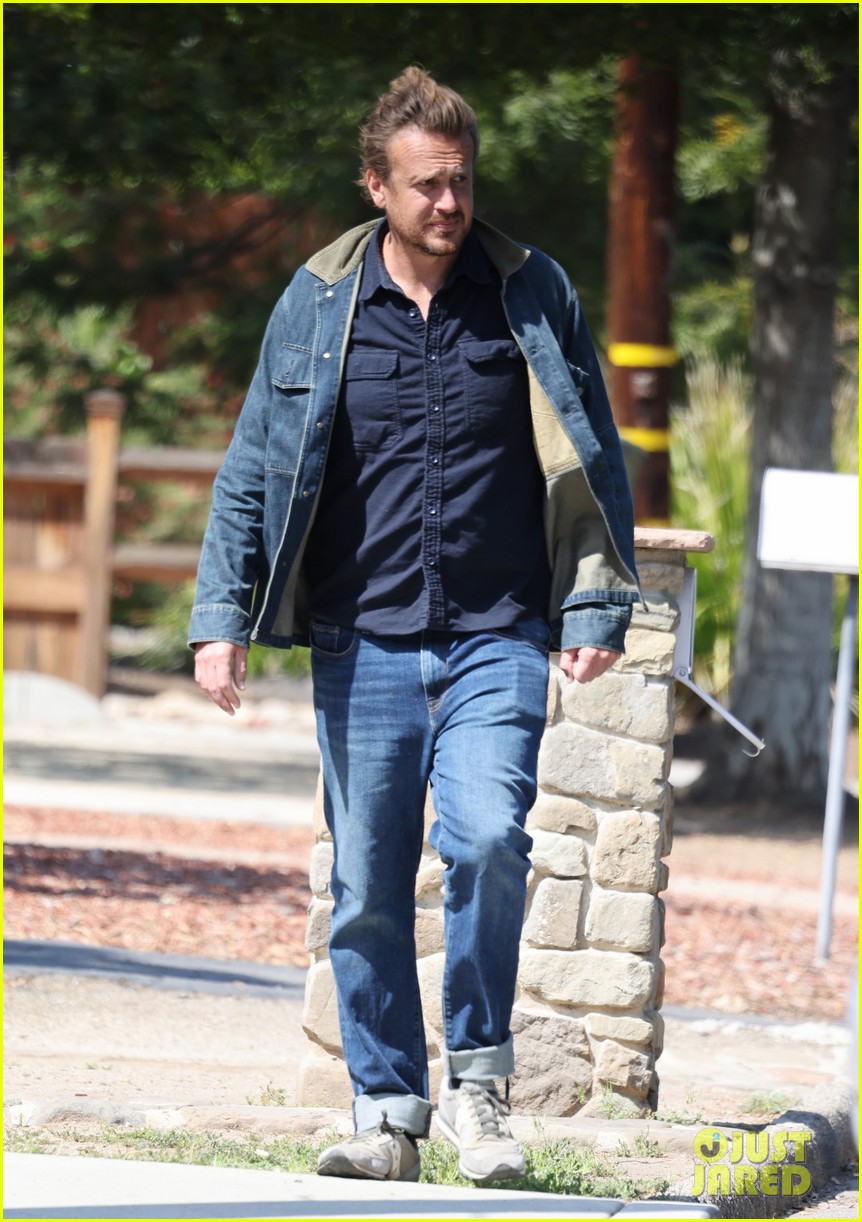 Photo jason segal grabs coffee in ojai 04 Photo 4741226 Just Jared