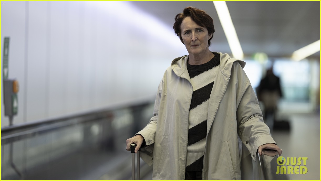 The 'Killing Eve' Series Finale Airs Tonight - See The Sneak Peek Pics