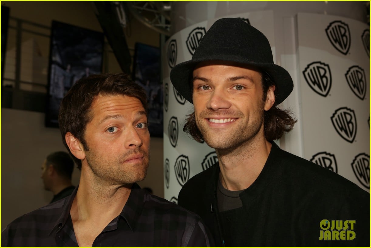 Misha Collins Clarifies He's Not Bisexual, Apologizes for His 'Clumsy' Language Photo 4748897