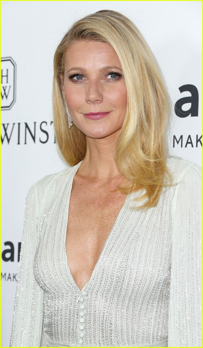 Paltrow Reveals Her iPhone Lock Screen (& Why Her Kids Were