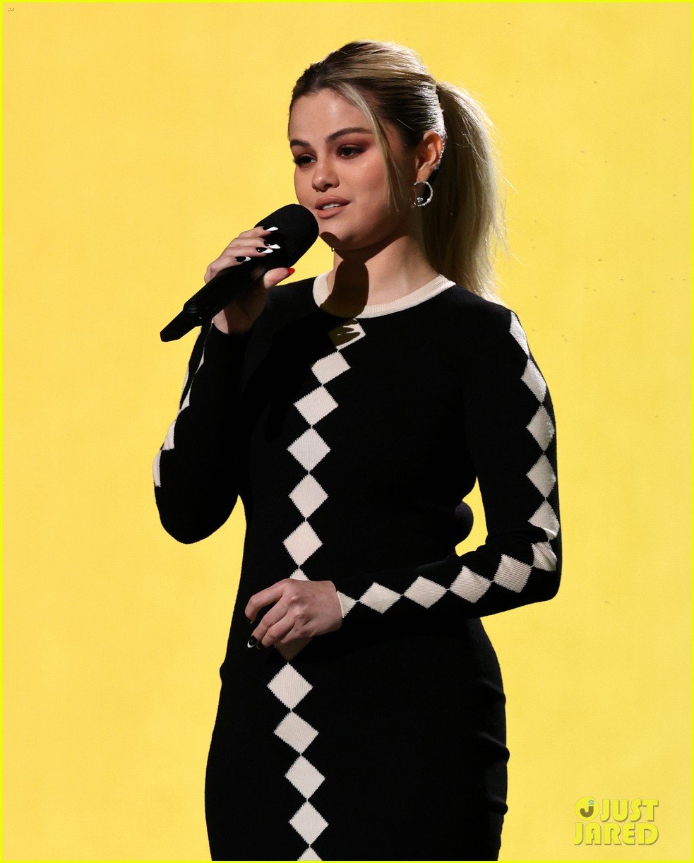 Selena Gomez Reveals She Hasn't Been on the Internet in 4 Years: Photo  4739438 | Selena Gomez Pictures | Just Jared