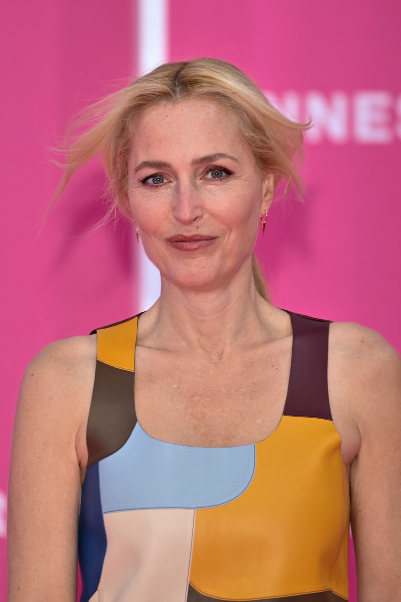 Sydney Sweeney Picks Up Rising Star Award at Canneseries Festival in