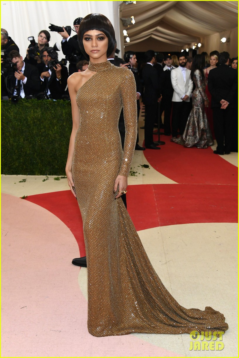 Zendaya Is Skipping Met Gala 2022 - Here's Why: Photo 4746996