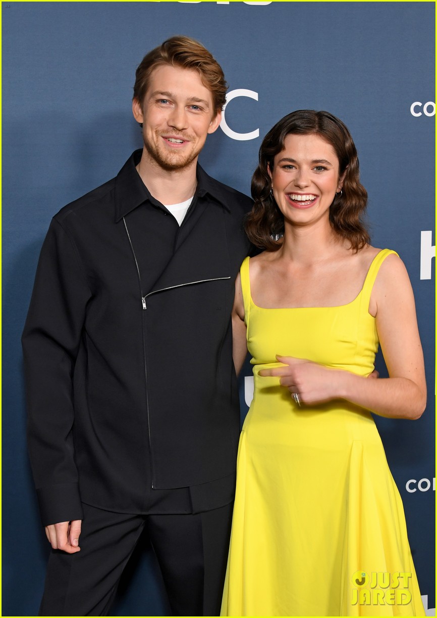 Joe Alwyn Joins Conversations With Friends Co Stars At Hulu Show s 