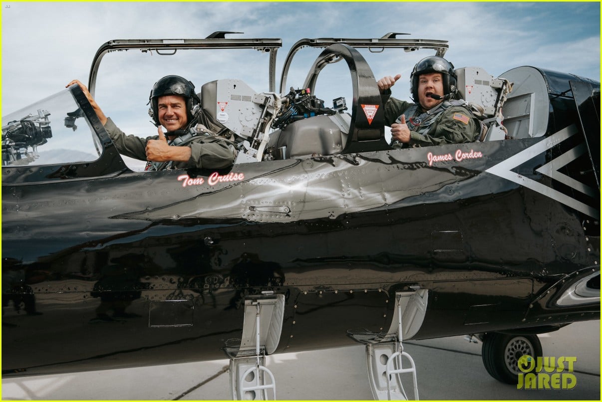 Photo tom cruise takes james corden wild top gun fighter jet ride 30