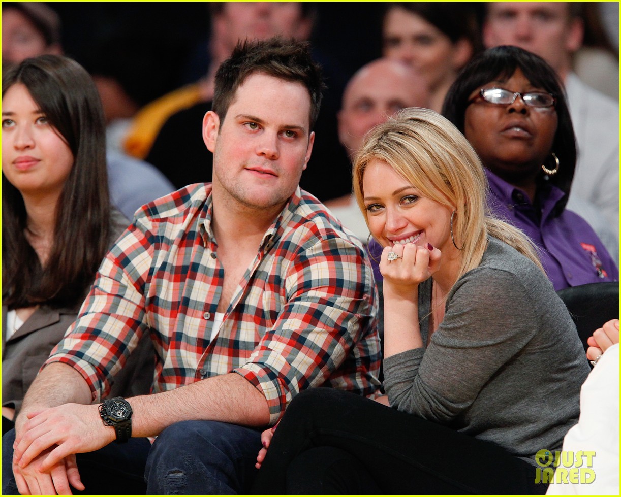 hilary duff opens up about co parenting with ex mike comrie 034766836