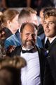 kaia gerber austin butler share passionate kiss at elvis premiere 09