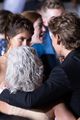 kaia gerber austin butler share passionate kiss at elvis premiere 17