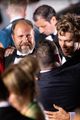 kaia gerber austin butler share passionate kiss at elvis premiere 20