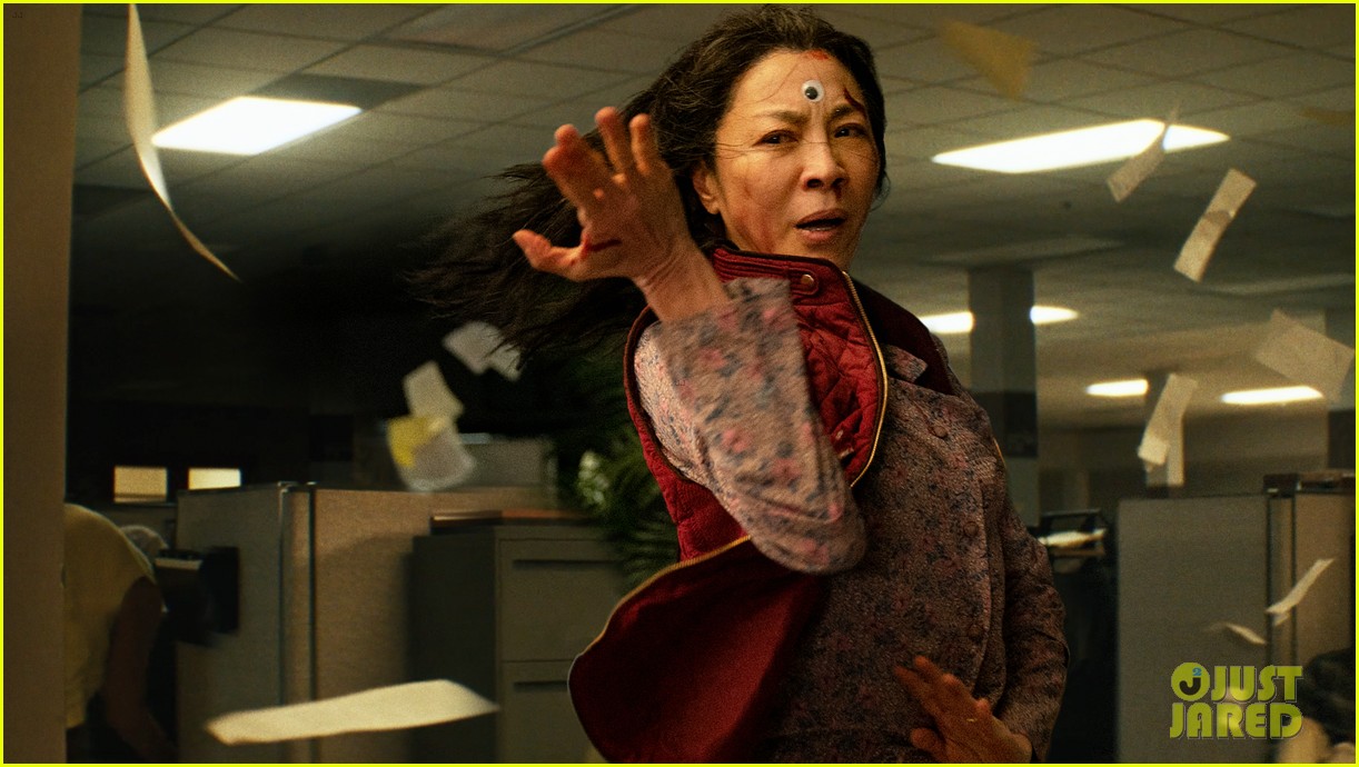 'Everything Everywhere All At Once' Hits Major Box Office Milestone Photo 4752051 Photos