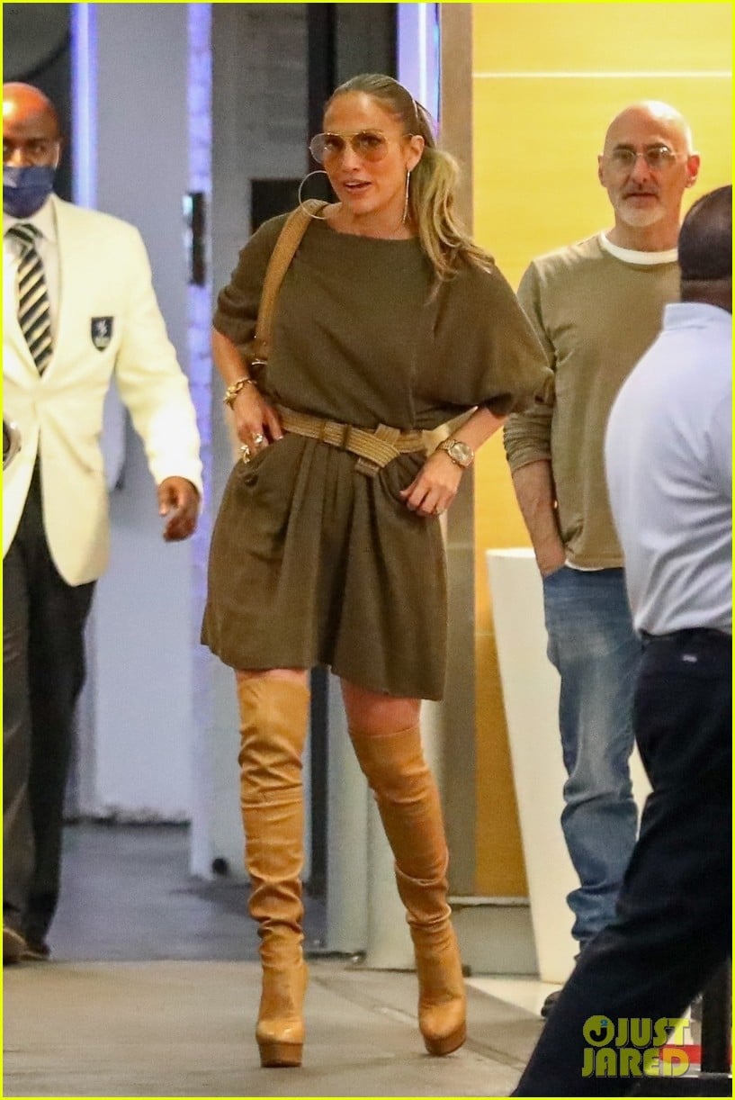 Photo: ben affleck jennifer lopez hug kiss at soho house 08 | Photo