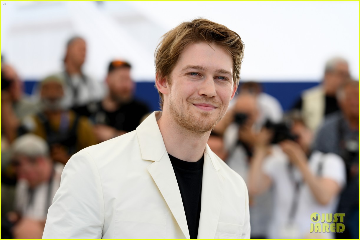Joe Alwyn & Margaret Qualley Strike a Pose at 