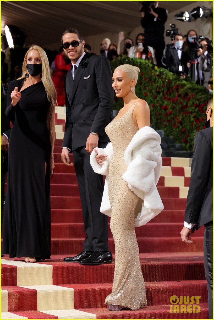 Kim Kardashian Reveals How She Lost 16 Pounds in 3 Weeks to Fit Into