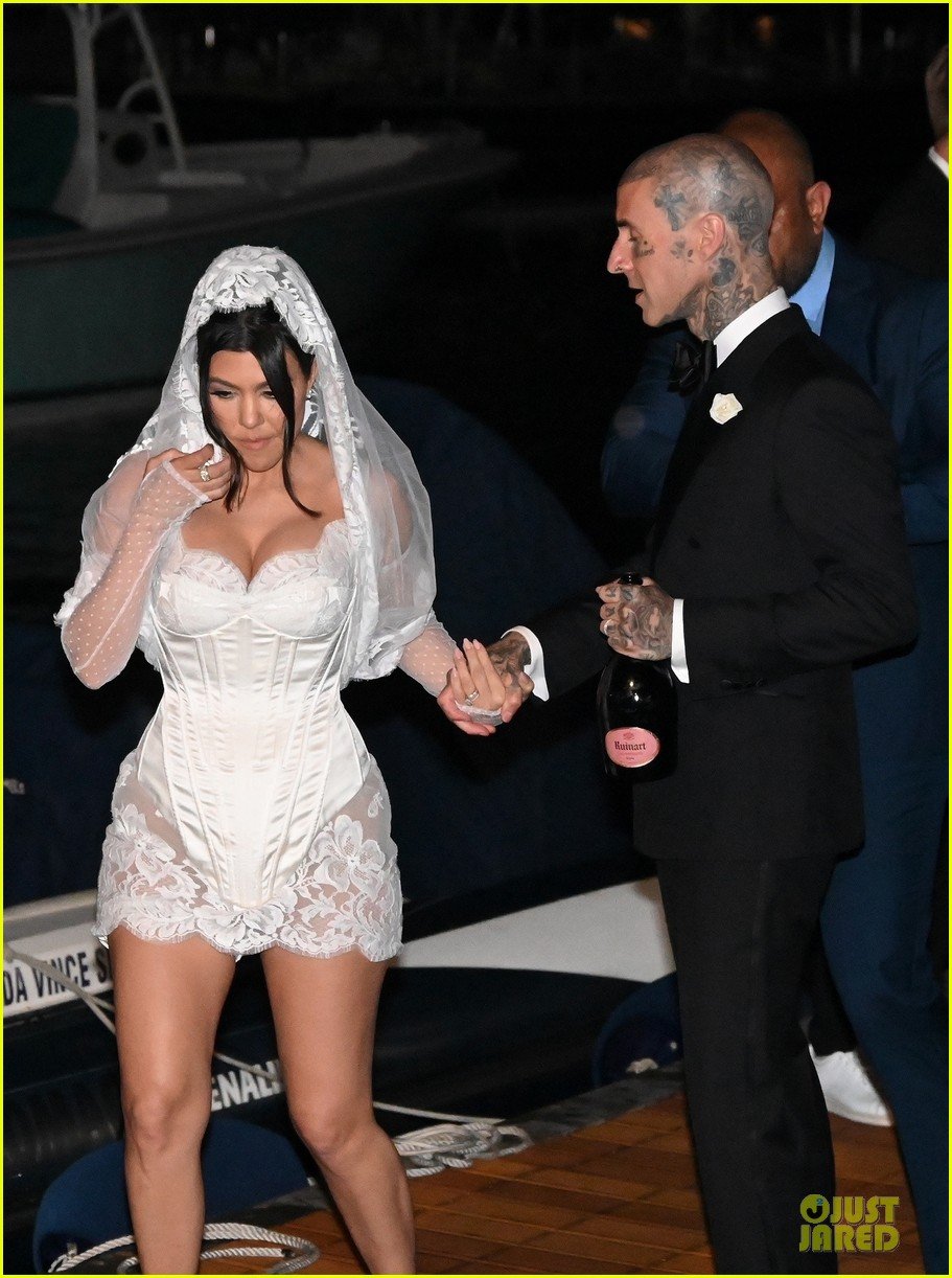 Kourtney Kardashian's Wedding Photos - See Her Dress & Gorgeous Venue for Italian Affair with Travis Barker: Photo 4763398
