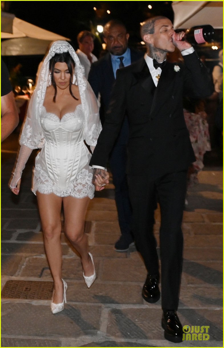 Kourtney Kardashian's Wedding Photos - See Her Dress & Gorgeous Venue ...