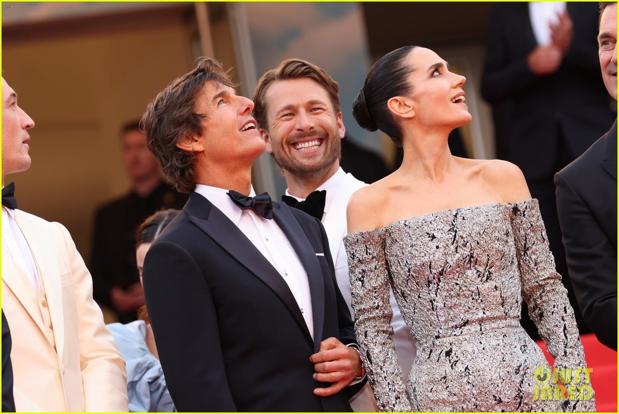 Photo top gun maverick cannes premiere see all looks 84 Photo