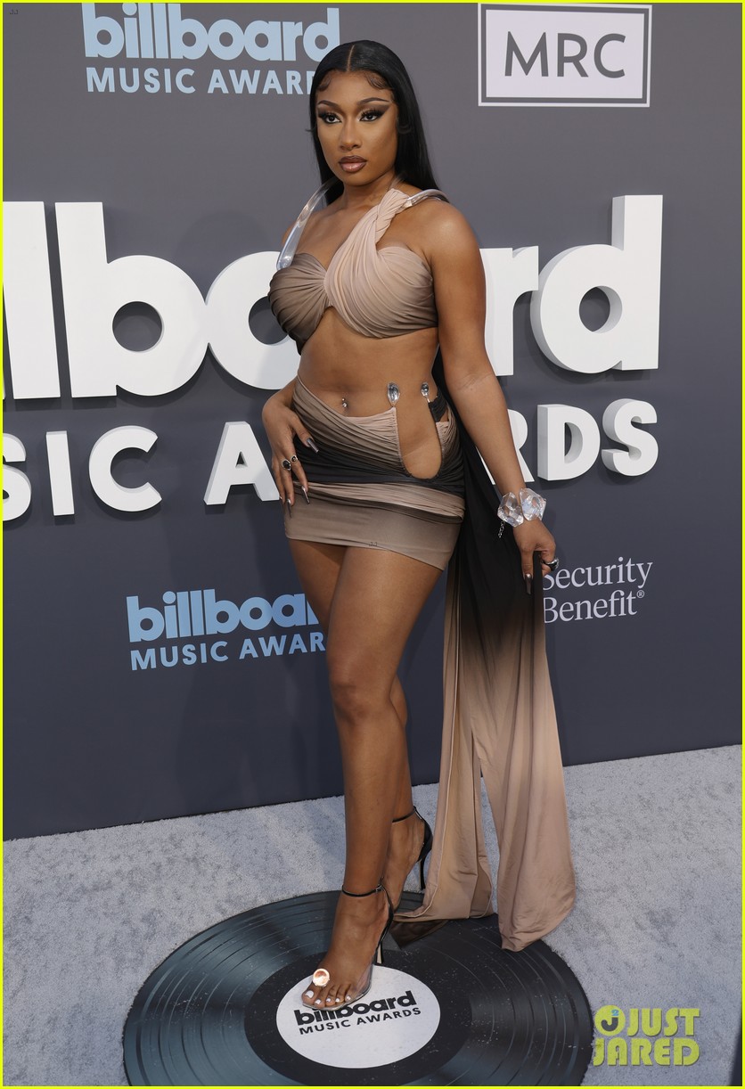 megan thee stallion wins bbmas mary blige sean combs more 06