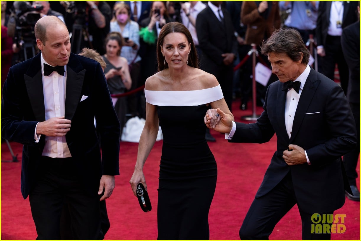 Kate Middleton & Prince William Join Tom Cruise at 'Top Gun' Royal