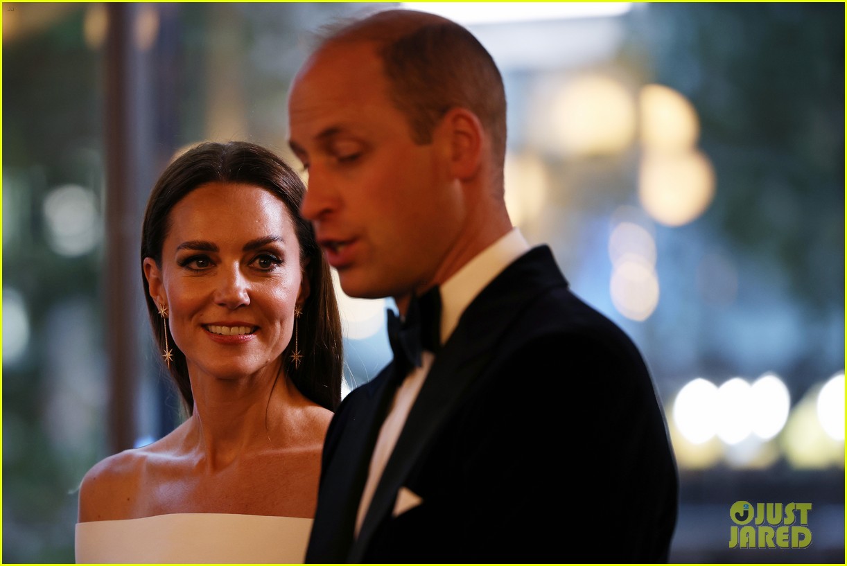 Kate Middleton & Prince William Join Tom Cruise at 'Top Gun' Royal