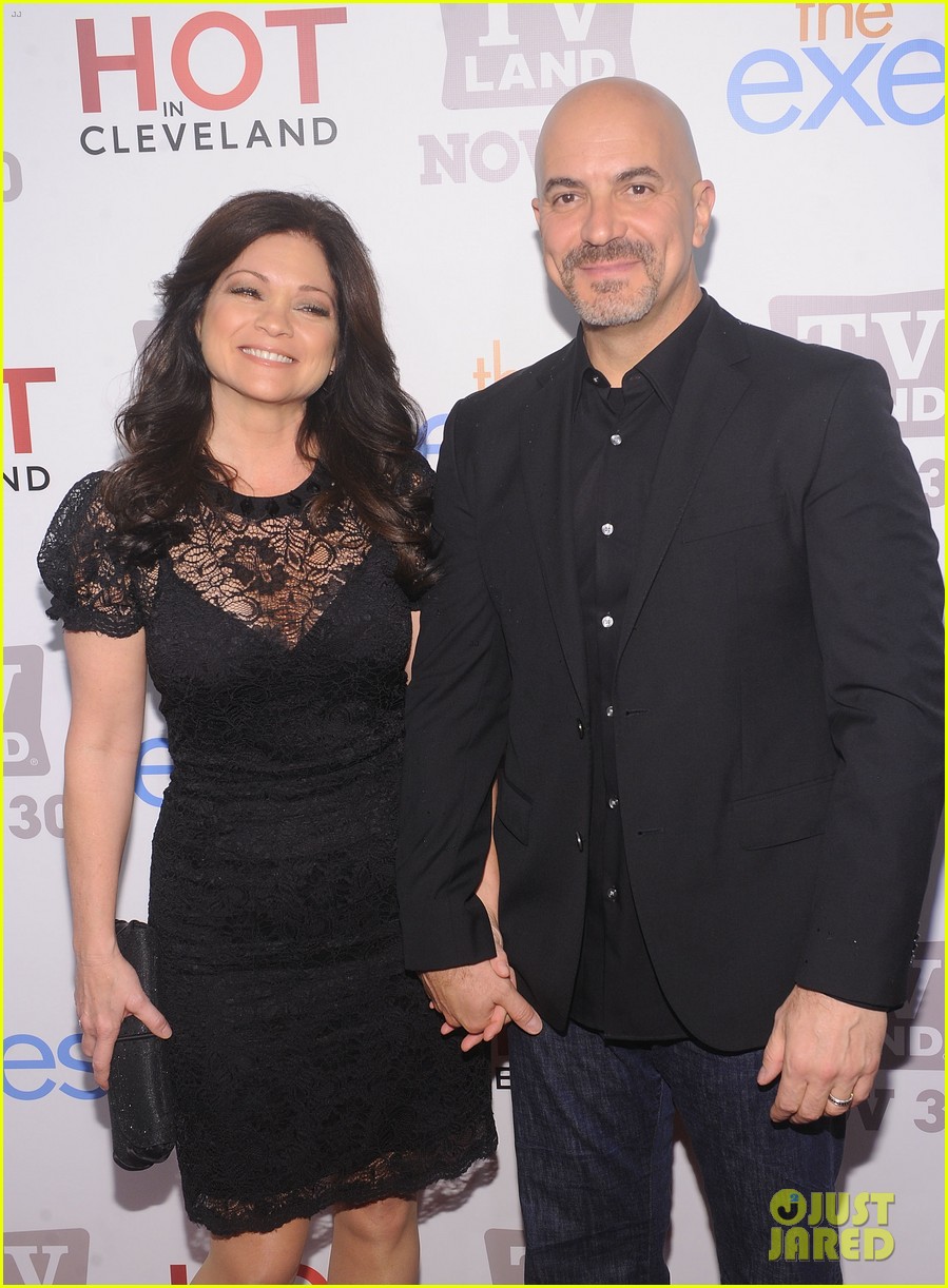 Valerie Bertinelli Files for Divorce from Tom Vitale, Six Months After Separation | valerie bertinelli files for divorce from to