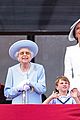 trooping the colour balcony wave with queen elizabeth 04