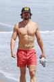 orlando bloom shows off fit physique at the beach 04