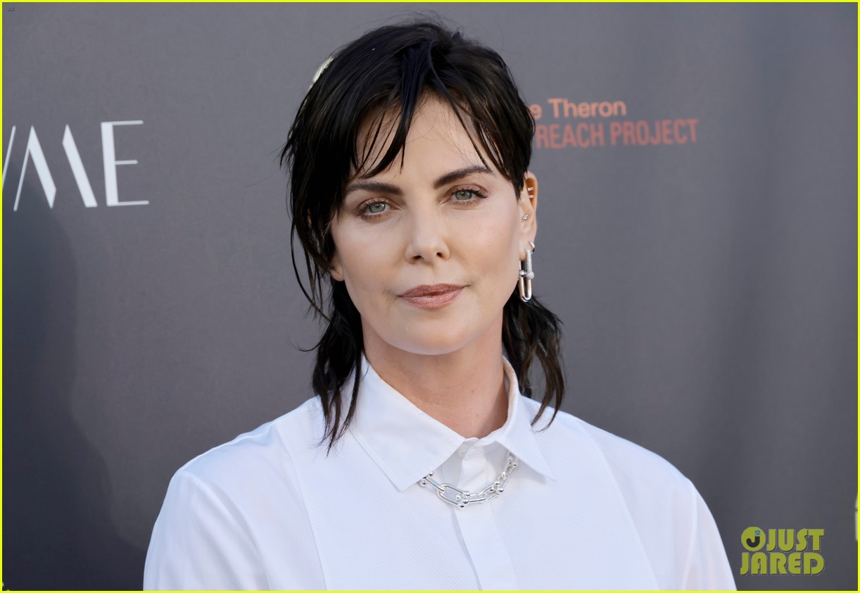 charlize theron debuts black hair at her charity event 024773907