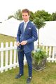 eddie redmayne attends royal windsor cup with wife hannah 04