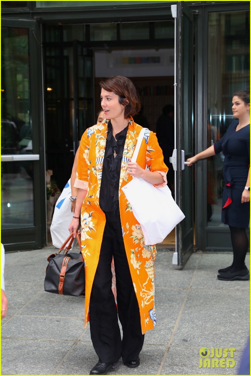Photo: ewan mcgregor mary elizabeth winstead greet fans leaving nyc