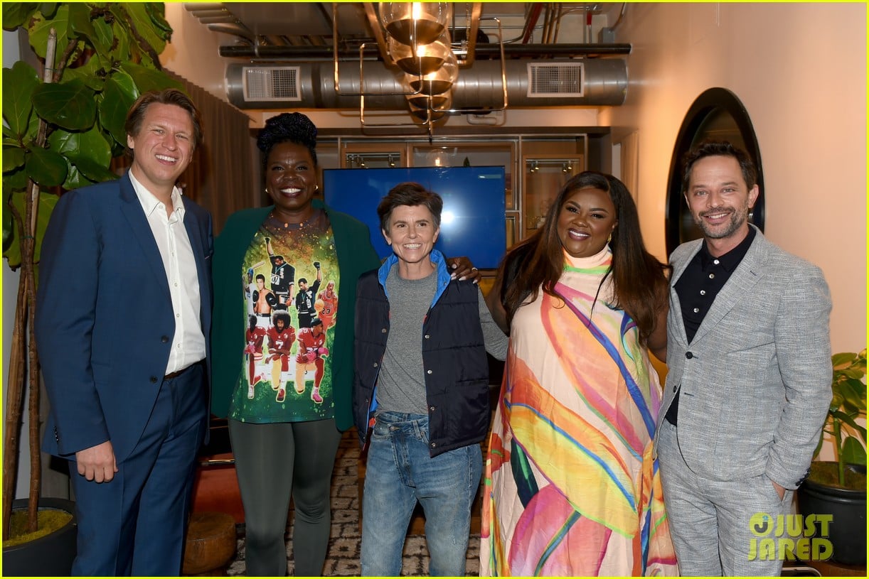 Julia LouisDreyfus Reunites with 'Veep' CoStar Tony Hale at NRDC's Night of Comedy Benefit