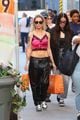 halsey does some shopping with friends in nyc 03